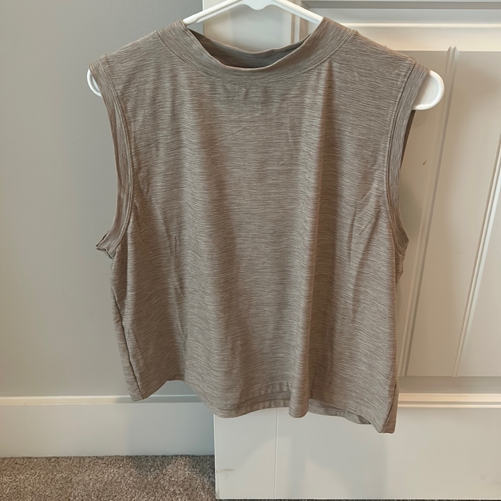 CALIA boxy tank - like new